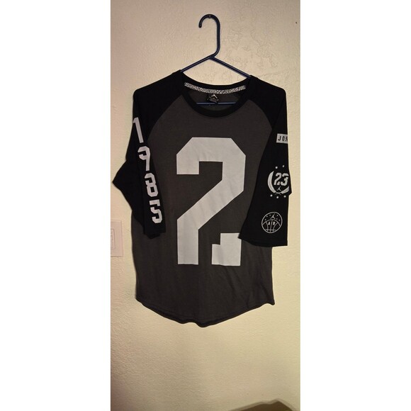 Men's Jordan #23, 3/4 length shirt in excellent condition size  L - Picture 2 of 6